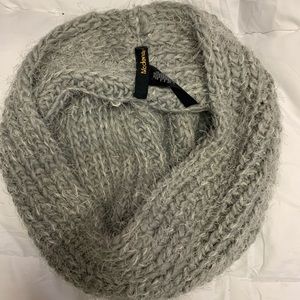 Infinity scarf